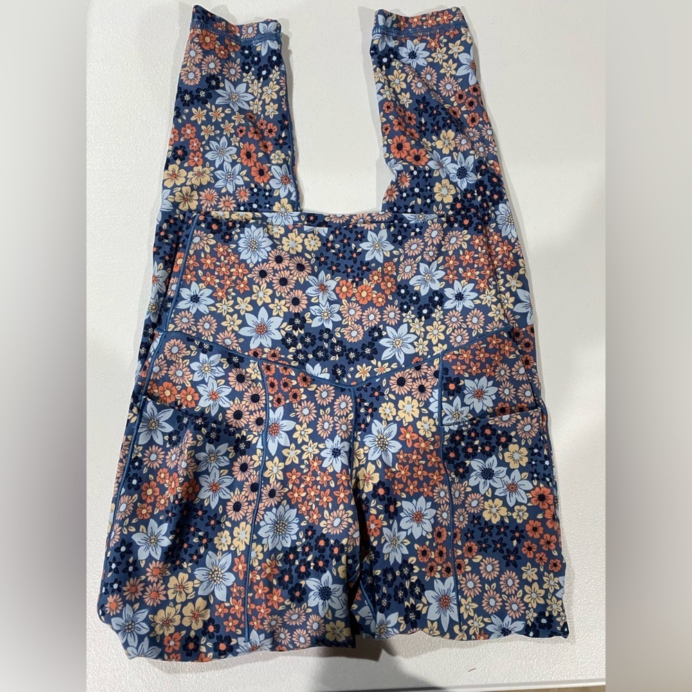 Aerie small leggings with pockets